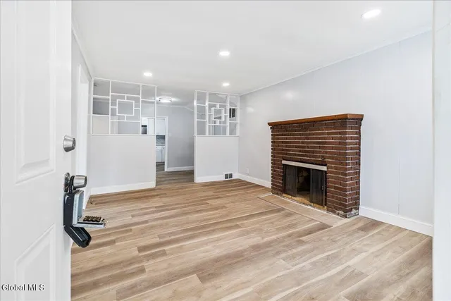 $2,000 | 41 Virginia Avenue, Unit 1, Colonie, NY 12205