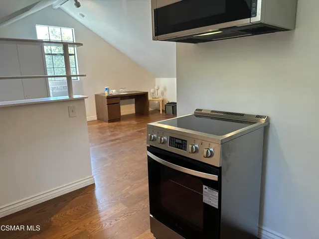 $1,700 | 23300 Raymond Street, Unit 1, Chatsworth, CA 91311