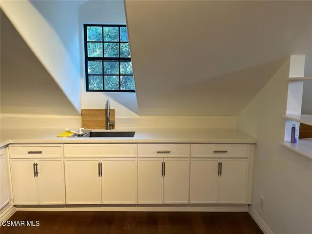 $1,800 | 23300 Raymond Street, Unit 1, Chatsworth, CA 91311