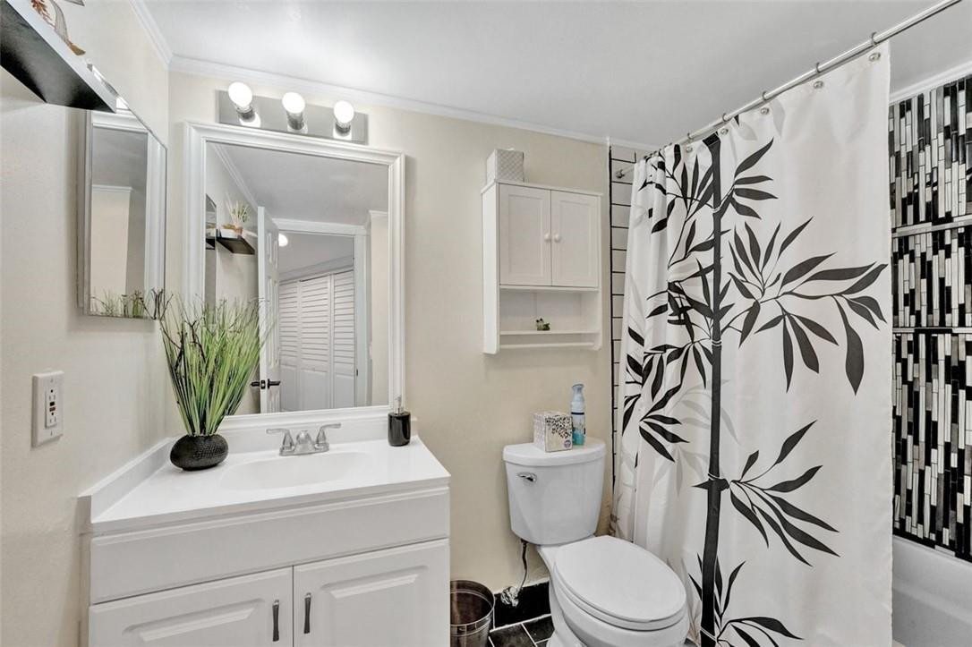 9220 Southwest 3rd Street, Unit 915 Boca Raton, FL 33428 - Photo 31 of 42 second bathroom