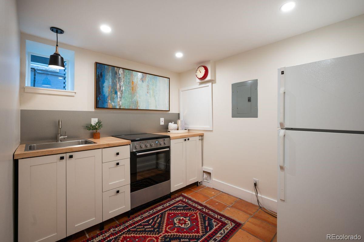 2230 Cherry Street Denver, CO 80207 - Photo 31 of 39