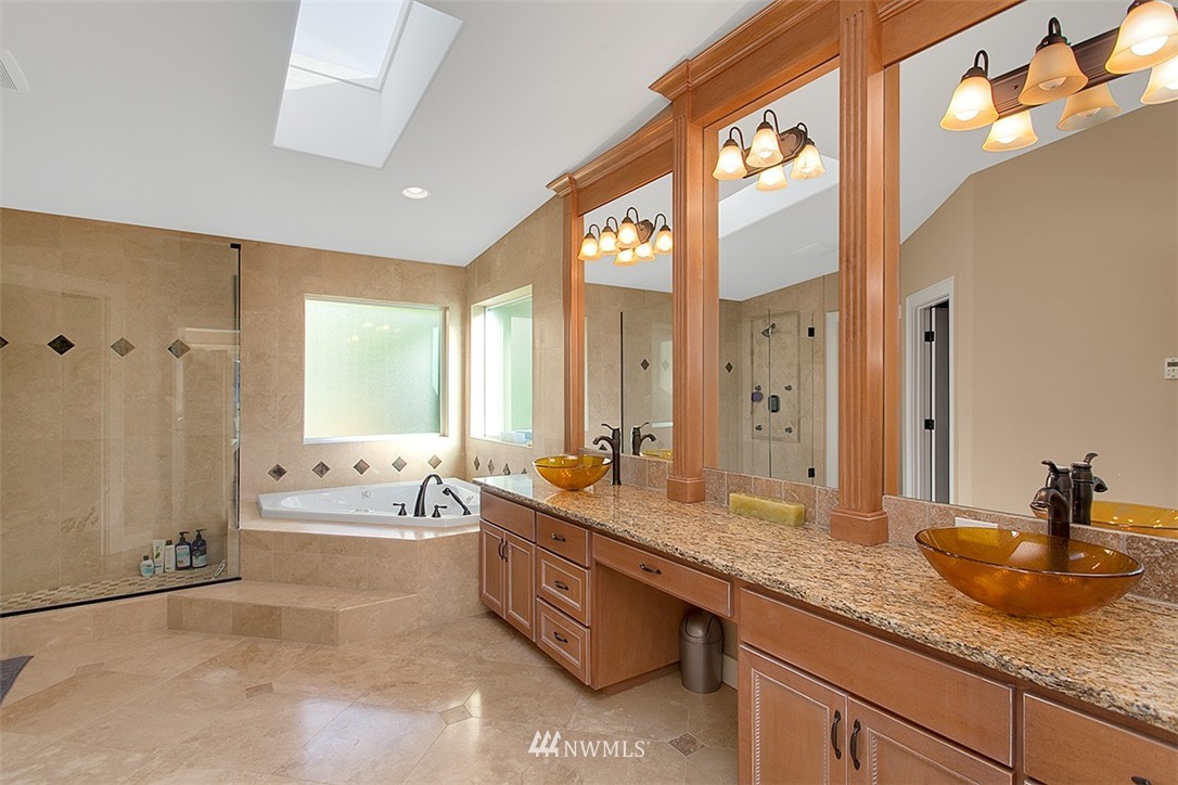 8910 178th Place Southwest Edmonds, WA 98026 - Photo 12 of 25 Gallery Image 12