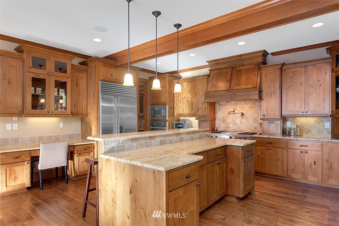 8910 178th Place Southwest Edmonds, WA 98026 - Photo 3 of 25 Gallery Image 3