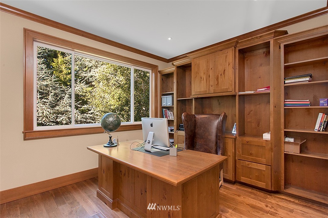 8910 178th Place Southwest Edmonds, WA 98026 - Photo 8 of 25 Gallery Image 8