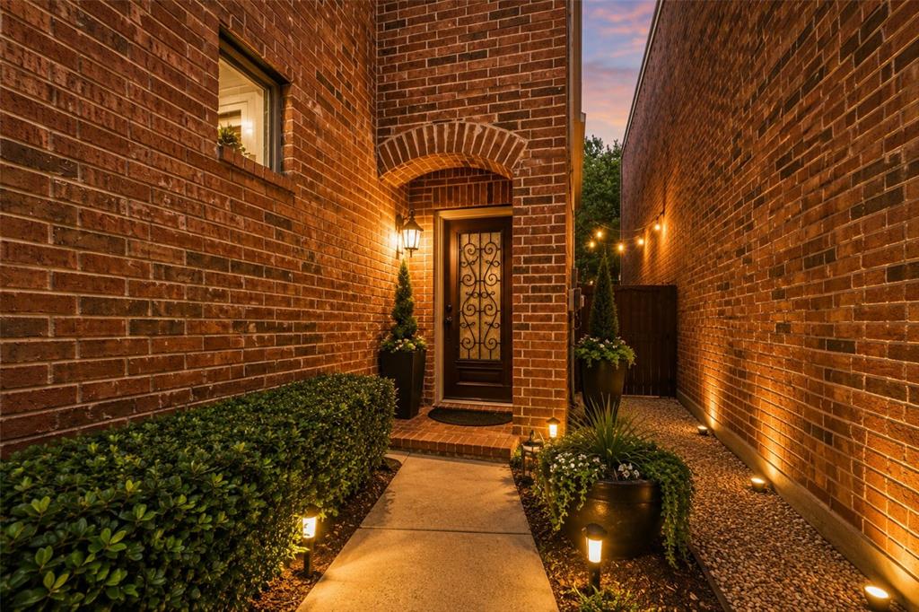 250 Churchill Loop Grapevine, TX 76051 - Photo 3 of 38