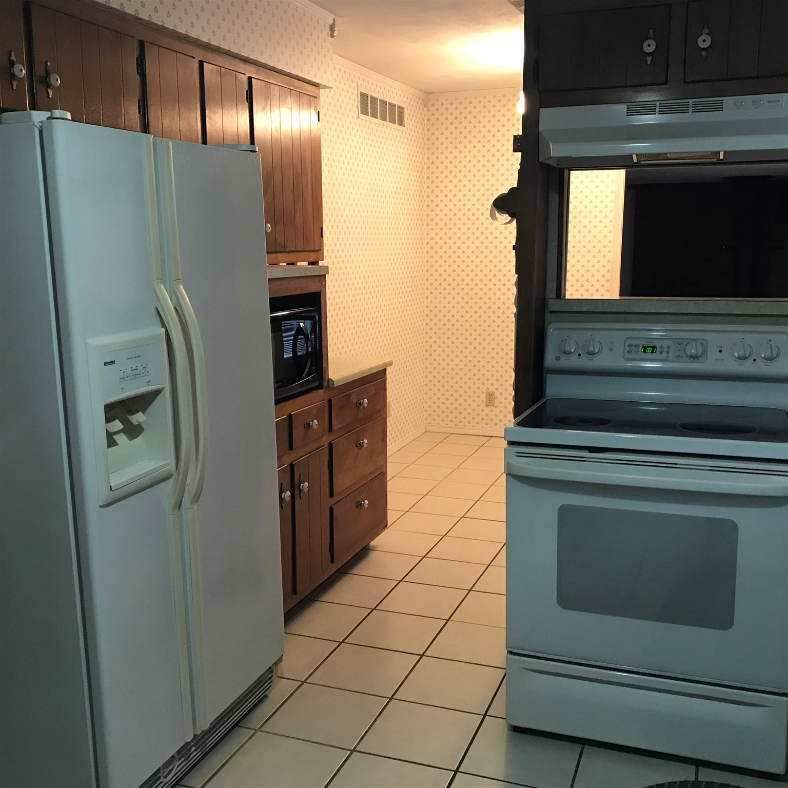 13401 Mt Calvary Road Loogootee, IN 47553 - Photo 4 of 25