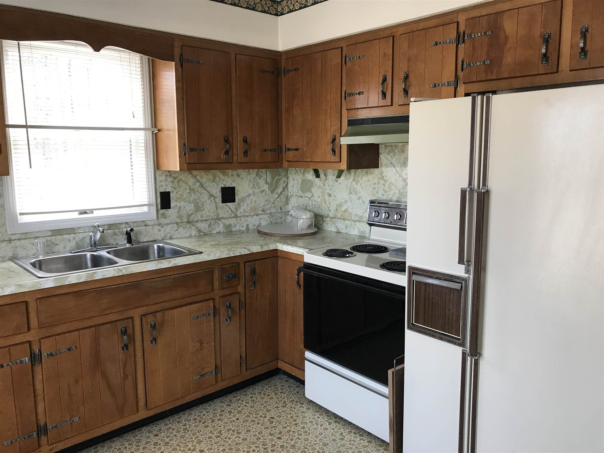 13401 Mt Calvary Road Loogootee, IN 47553 - Photo 10 of 25