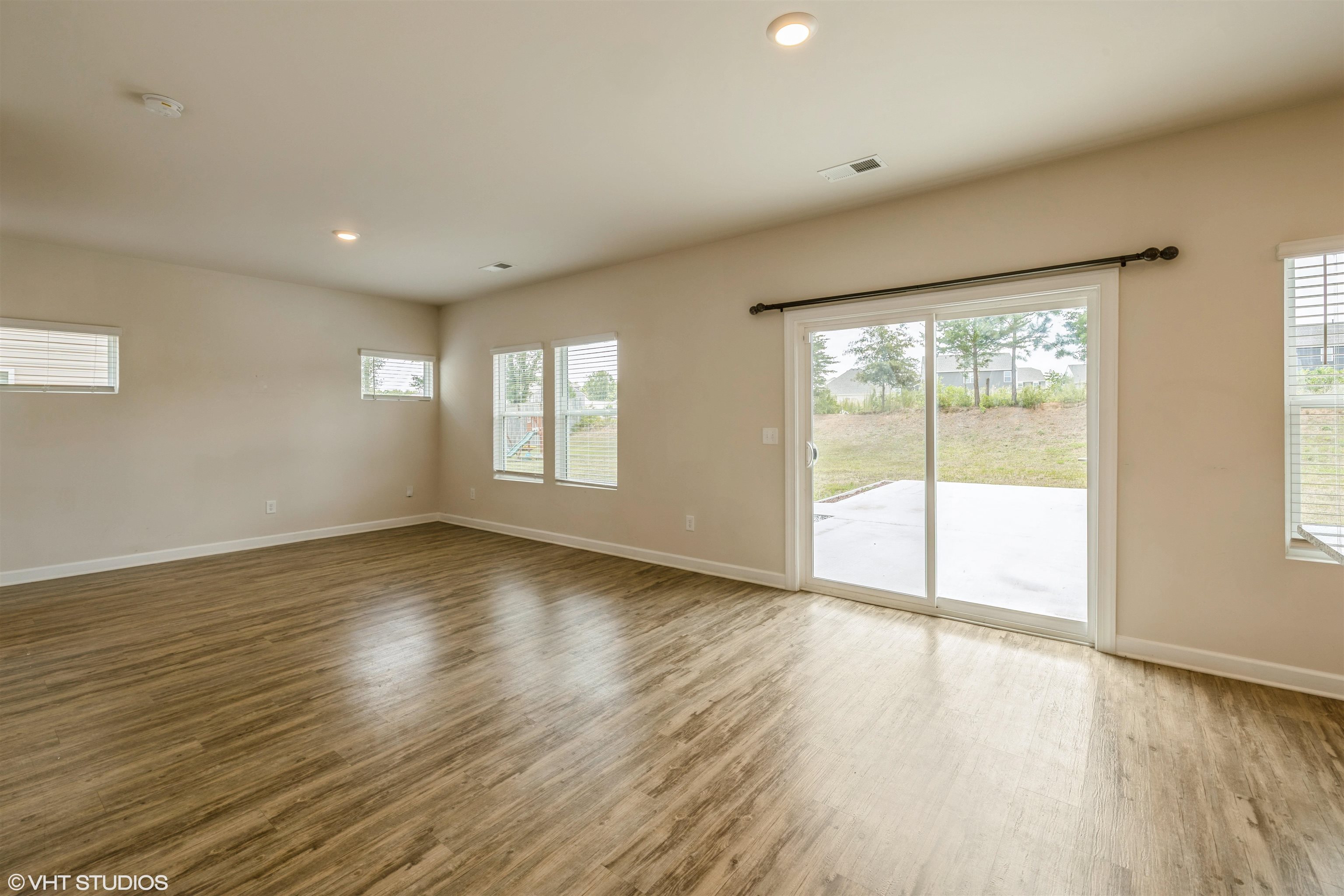 689 Grays Creek Road Spartanburg, SC 29303 - Photo 2 of 15