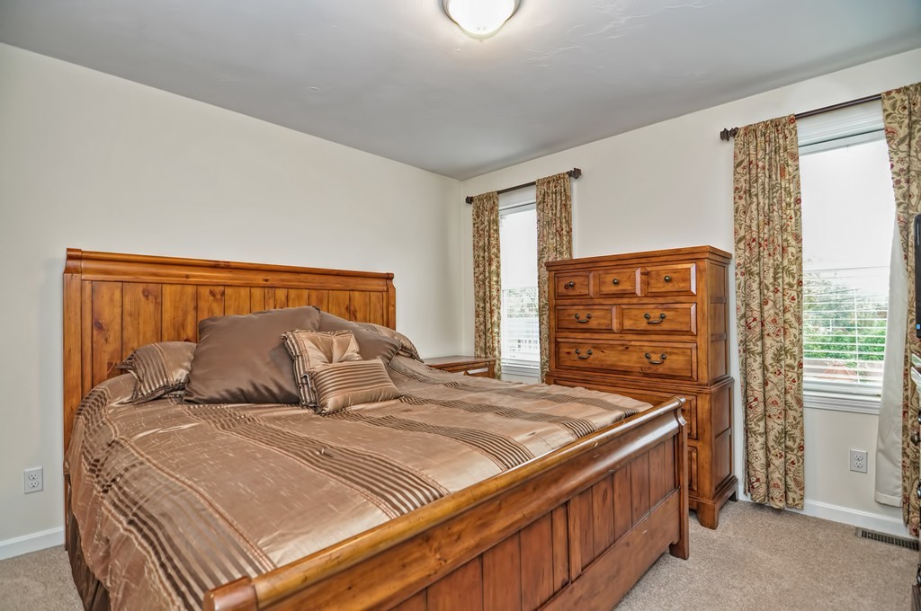 26 Glezen Street Worcester, MA 01604 - Photo 9 of 20 Gallery Image 9