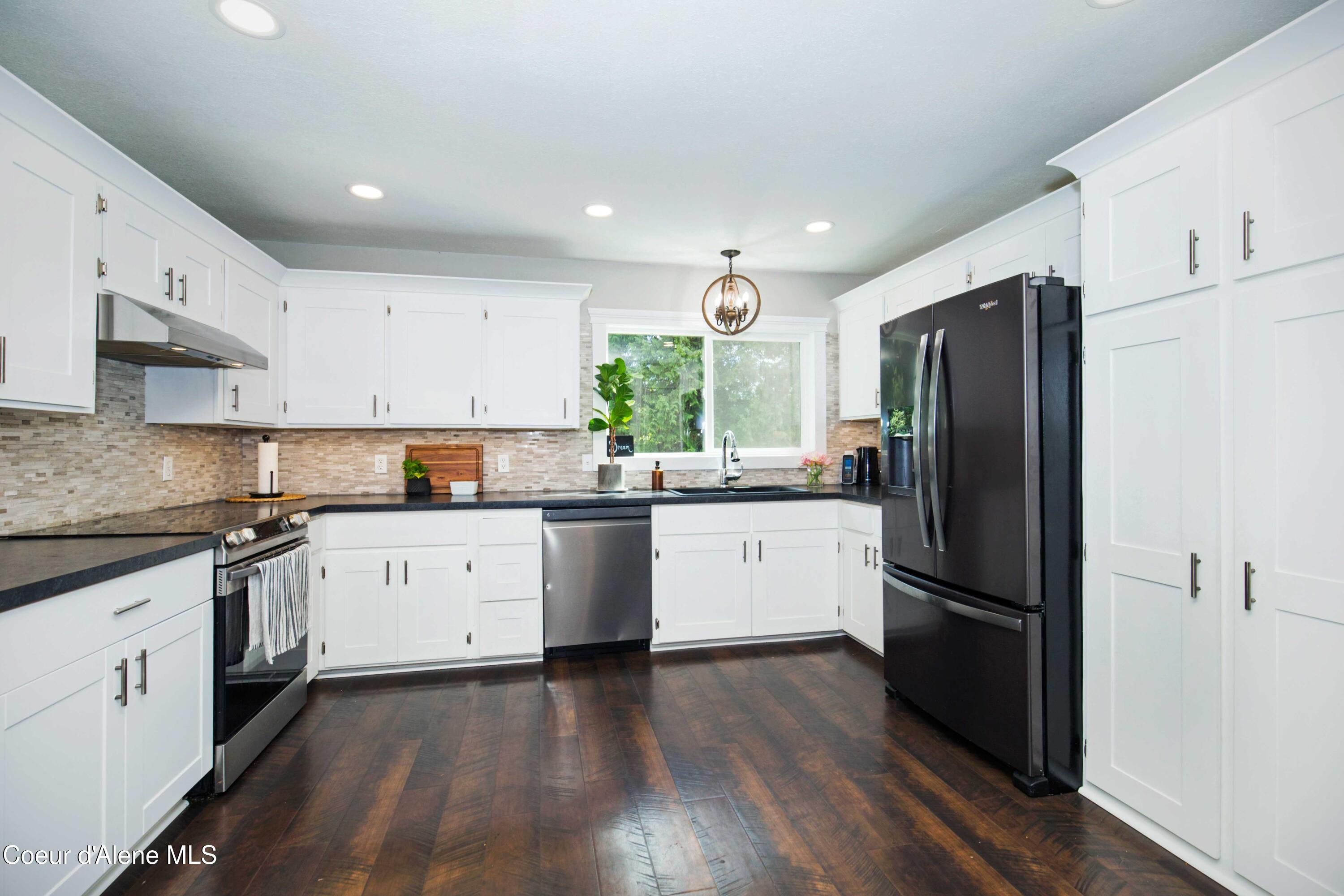 41 Pinecone Road Sandpoint, ID 83864 - Photo 10 of 61 41PR_28