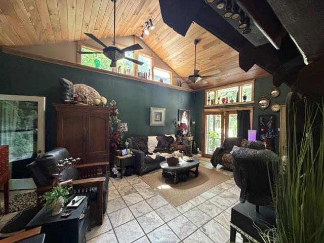 35537 Log House Lane Prairie du Chien, WI 53821 - Photo 15 of 36