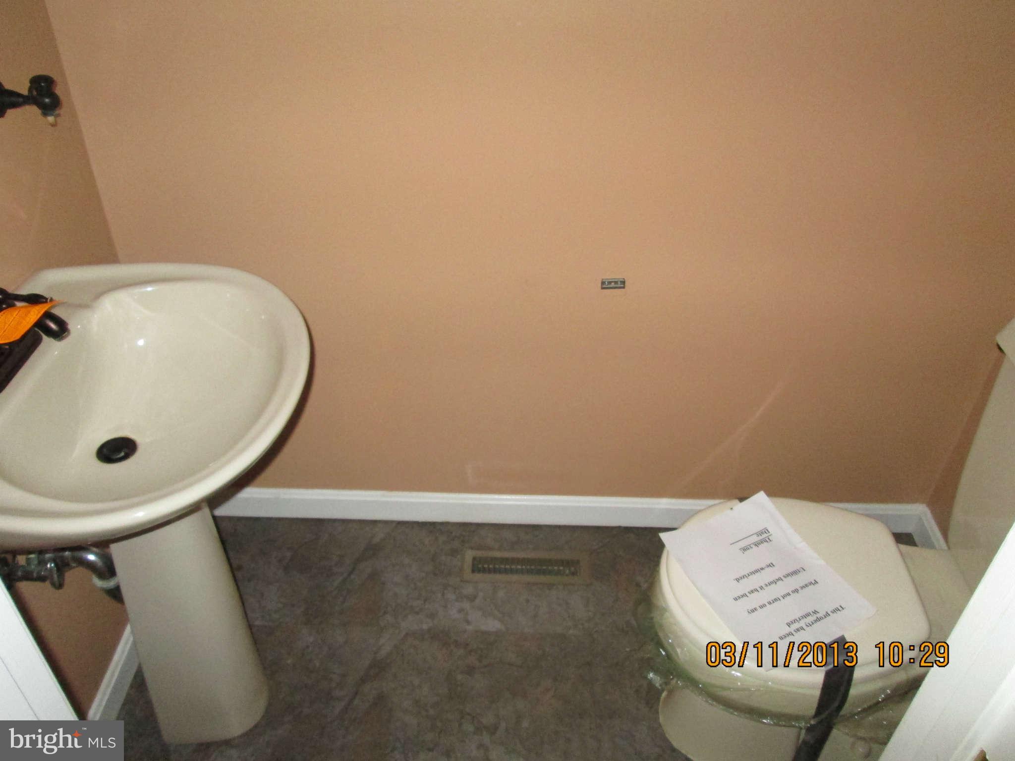 2403 Prentice Court Frederick, MD 21702 - Photo 4 of 20 Bath 1