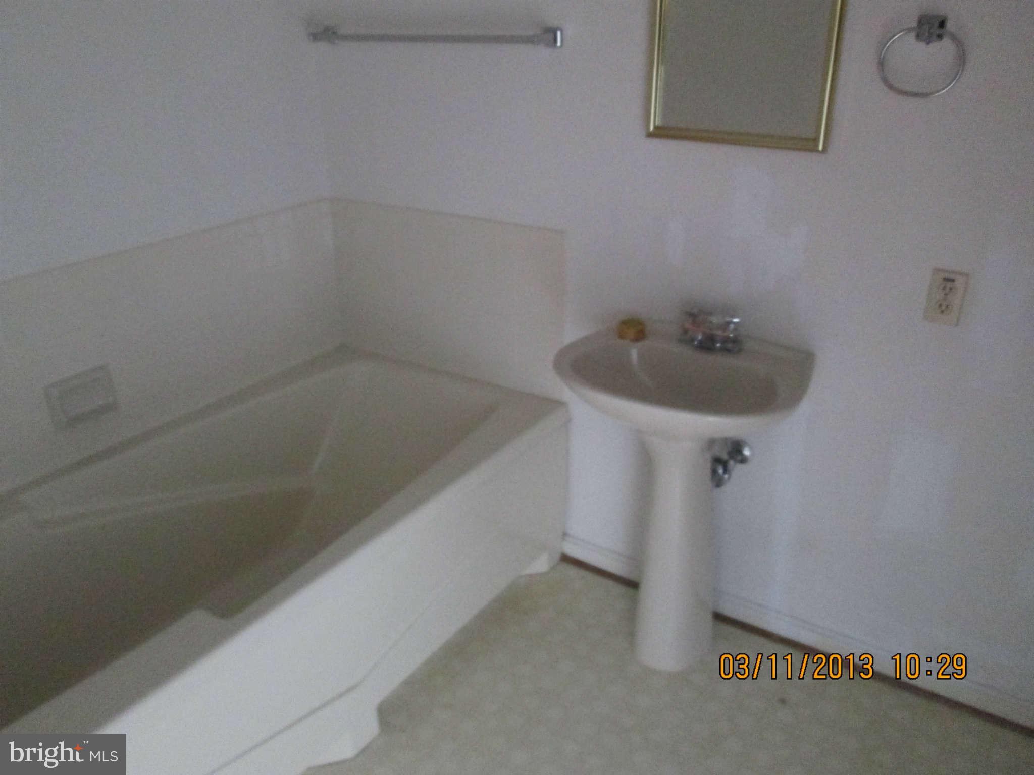 2403 Prentice Court Frederick, MD 21702 - Photo 10 of 20 Bath (Master)