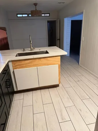 $1,600 | 2615 East Grandview Road, Phoenix, AZ 85032