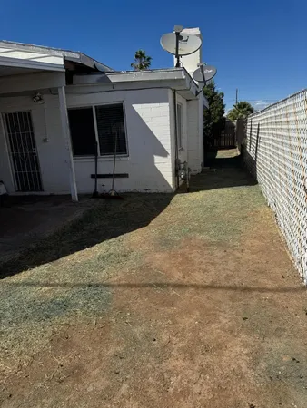 $1,600 | 2615 East Grandview Road, Phoenix, AZ 85032