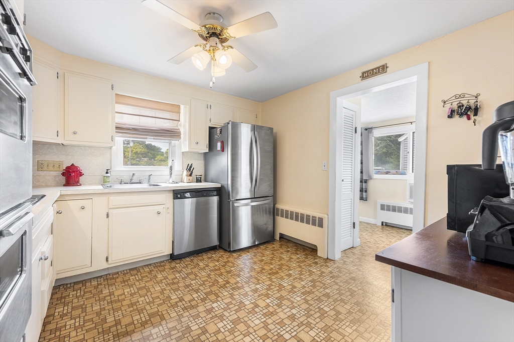 39 Badger Road Boston, MA 02136 - Photo 6 of 24