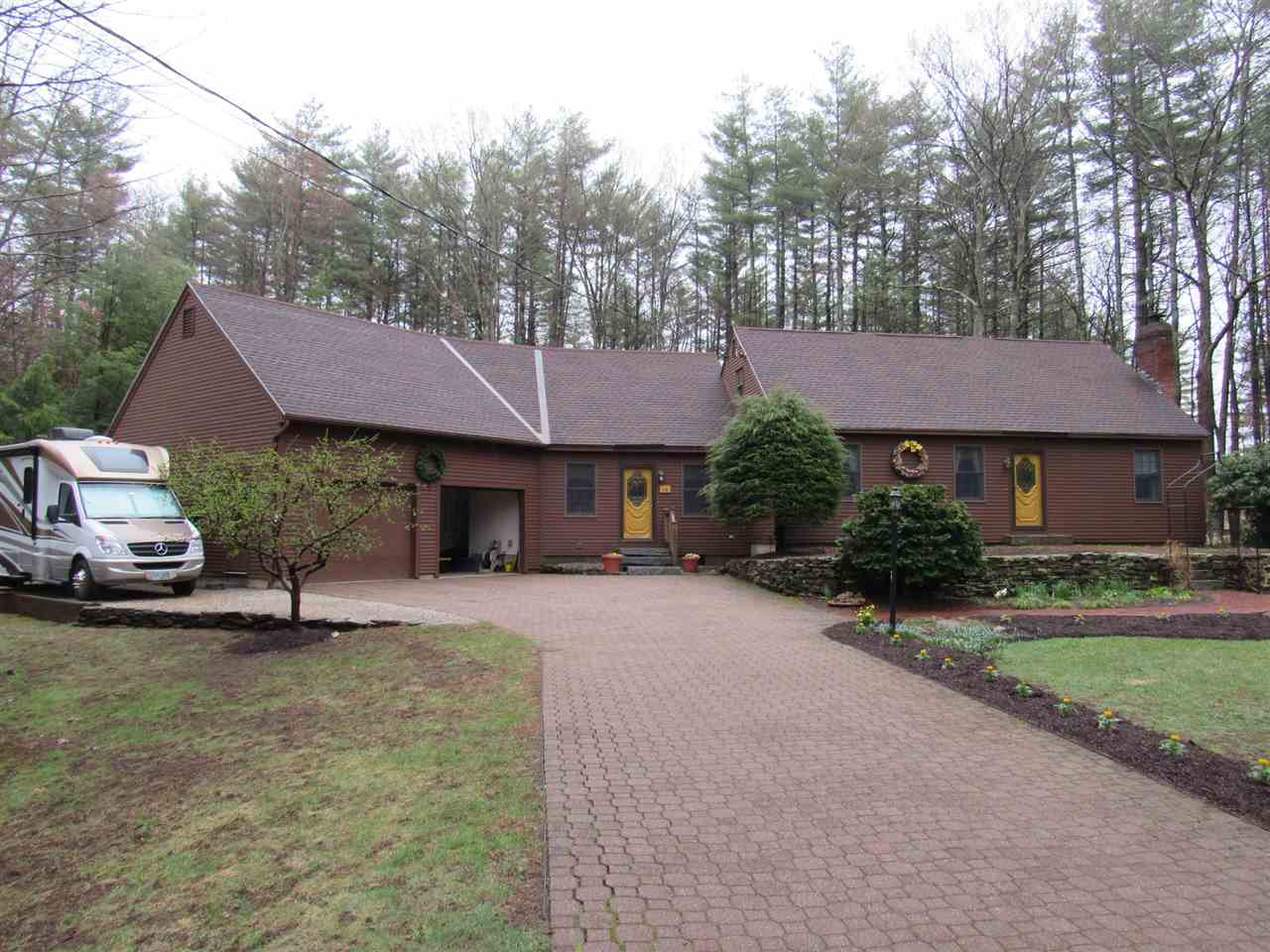 14 Shaker Road Concord, NH 03301 - Photo 1 of 26