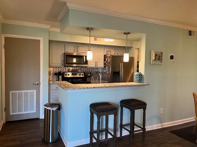 1481 Center St Extension, Unit 207 Mount Pleasant, SC 29464 - Photo 8 of 27 IMG_2962