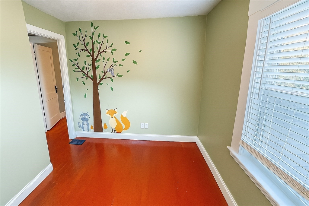 129 Lake Street Waltham, MA 02451 - Photo 16 of 39