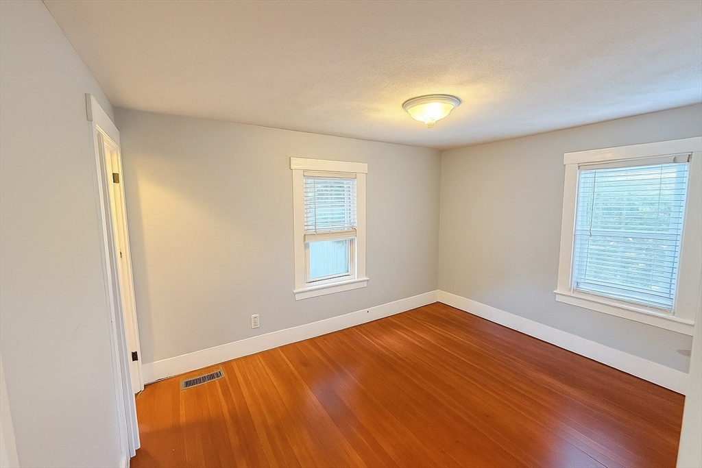 129 Lake Street Waltham, MA 02451 - Photo 20 of 39