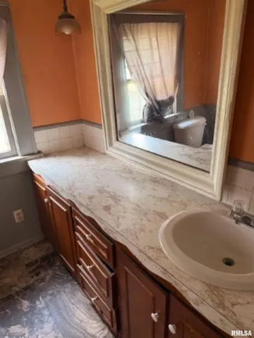 $69,000 | 210 West Lincoln Street, Harrisburg, IL 62946