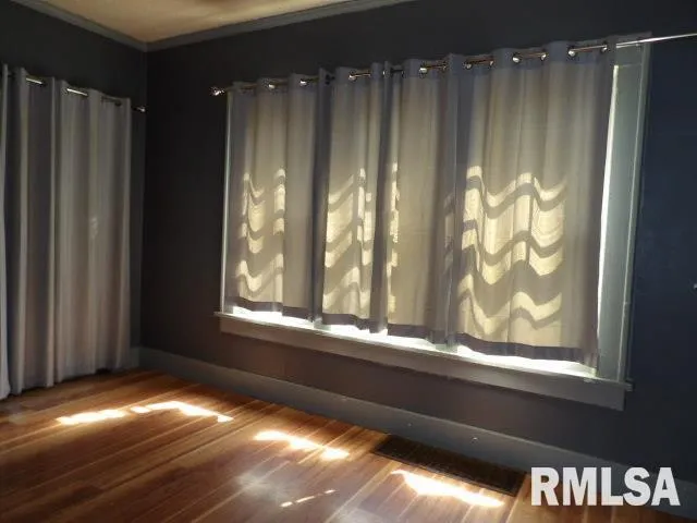 $69,000 | 210 West Lincoln Street, Harrisburg, IL 62946