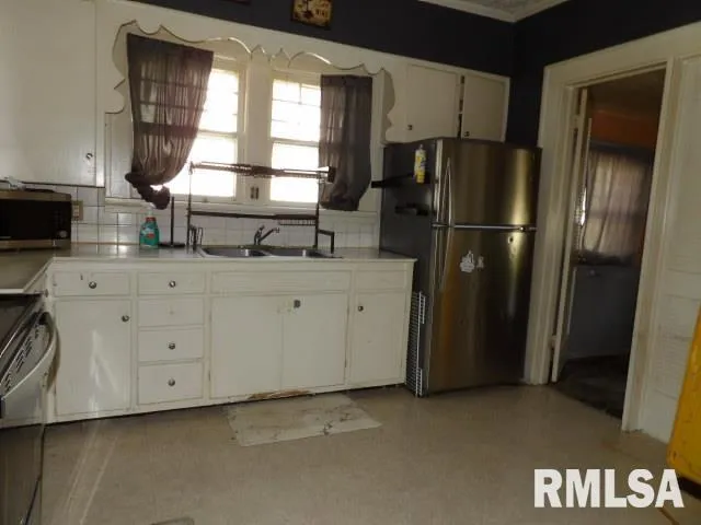 $69,000 | 210 West Lincoln Street, Harrisburg, IL 62946