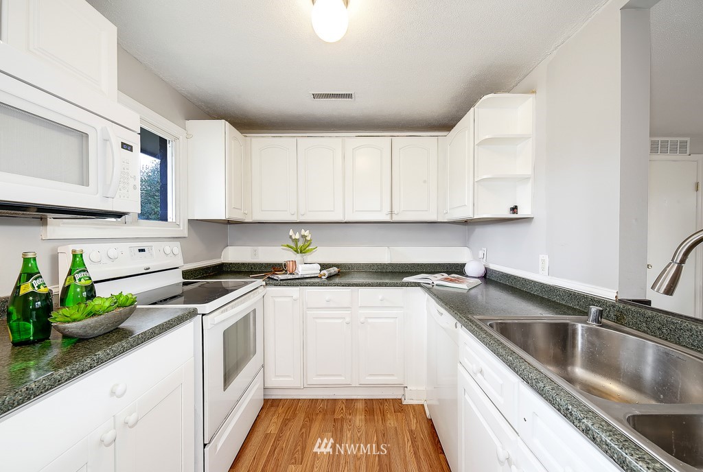 3525 Northeast 10th Street Renton, WA 98056 - Photo 15 of 19