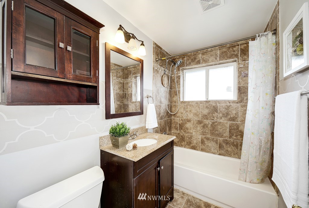 3525 Northeast 10th Street Renton, WA 98056 - Photo 16 of 19