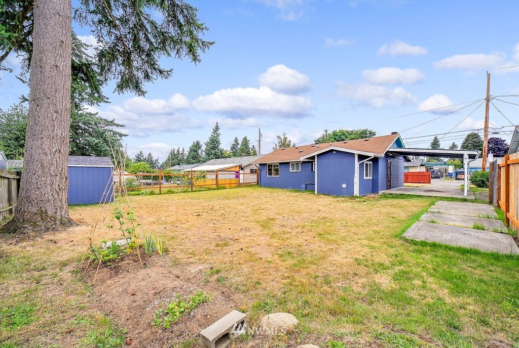 3525 Northeast 10th Street Renton, WA 98056 - Photo 5 of 19