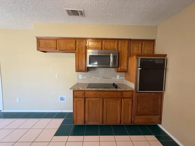 $2,095 | 5604 Ember Drive, Arlington, TX 76016