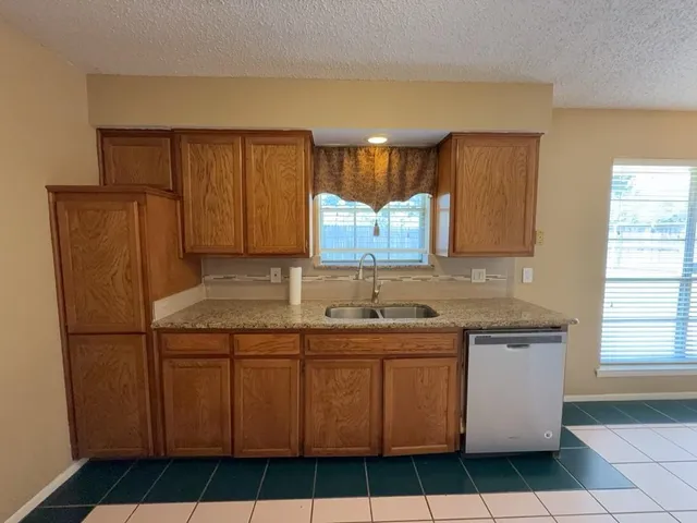 $2,095 | 5604 Ember Drive, Arlington, TX 76016