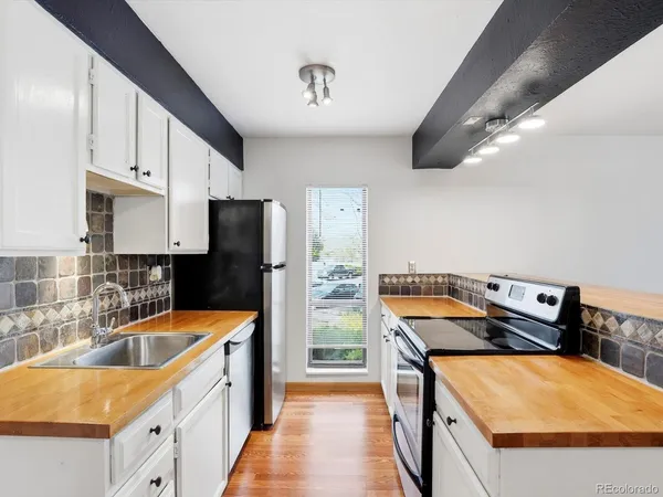 $362,000 | 695 Manhattan Drive, Unit 109, Boulder, CO 80303