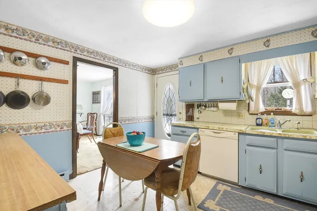 $325,000 | 386 Redemption Rock Trail, Sterling, MA 01564