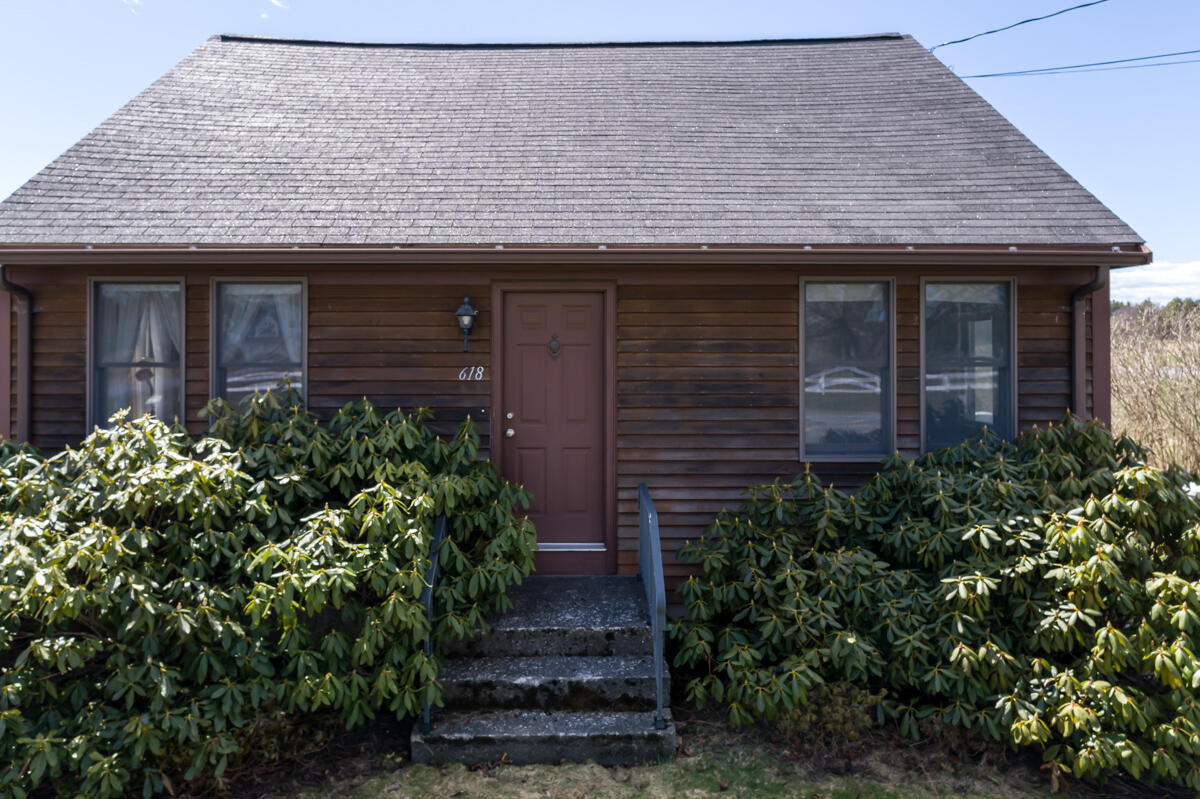 618 North Road Yarmouth, ME 04096 - Photo 35 of 48 3-Front Door