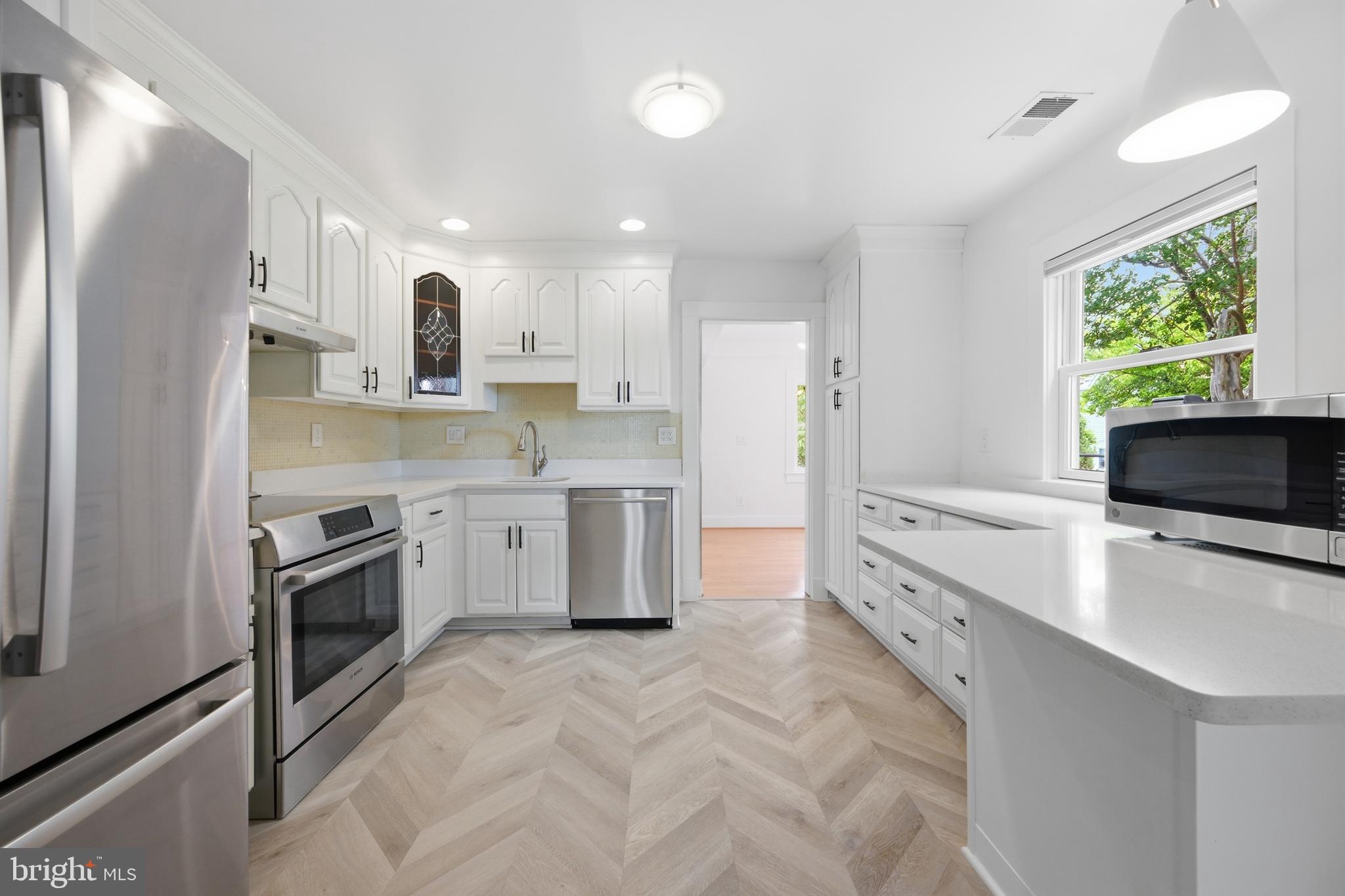 2705 1st Road South Arlington, VA 22204 - Photo 7 of 25 Gallery Image 7
