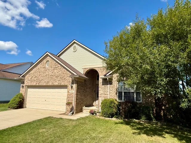 $331,500 | 769 Falcon Drive, Dundee, MI 48131