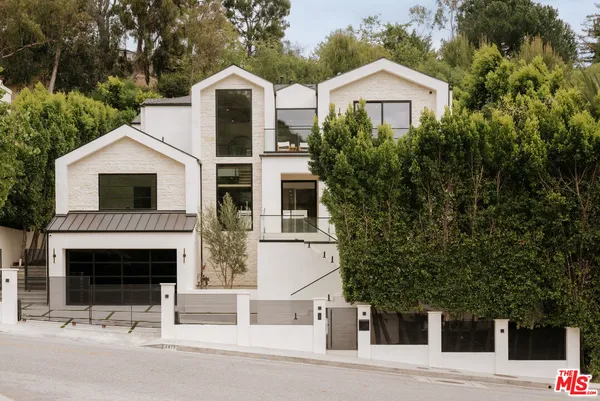 $6,995,000 | 2878 Deep Canyon Drive, Beverly Hills, CA 90210