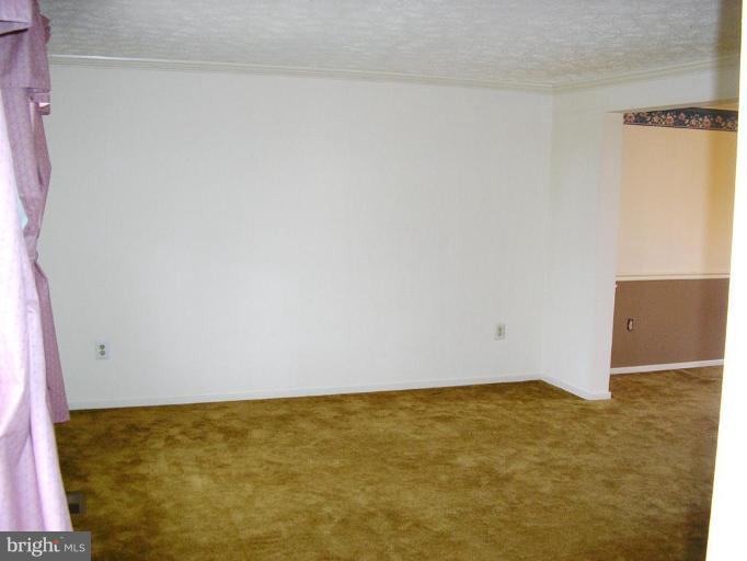 5 1st Light Court Rosedale, MD 21237 - Photo 18 of 22 Living Room