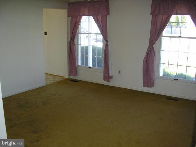 5 1st Light Court Rosedale, MD 21237 - Photo 22 of 22 Living Room #3