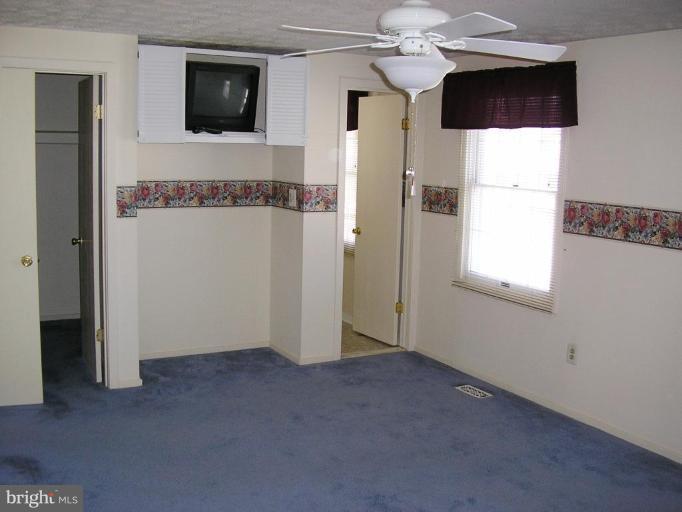 5 1st Light Court Rosedale, MD 21237 - Photo 5 of 22 ...with built-in television
