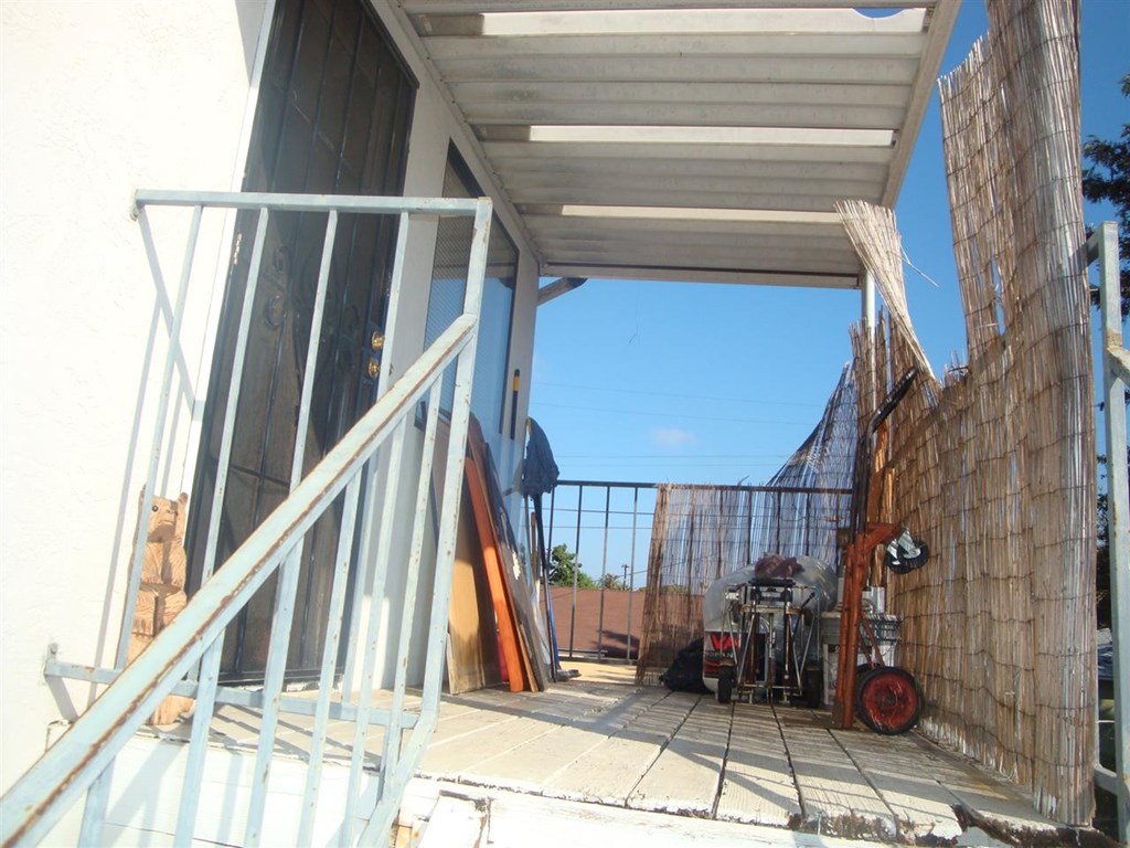 488 D Street Chula Vista, CA 91910 - Photo 14 of 19 a view of entryway with wooden floor