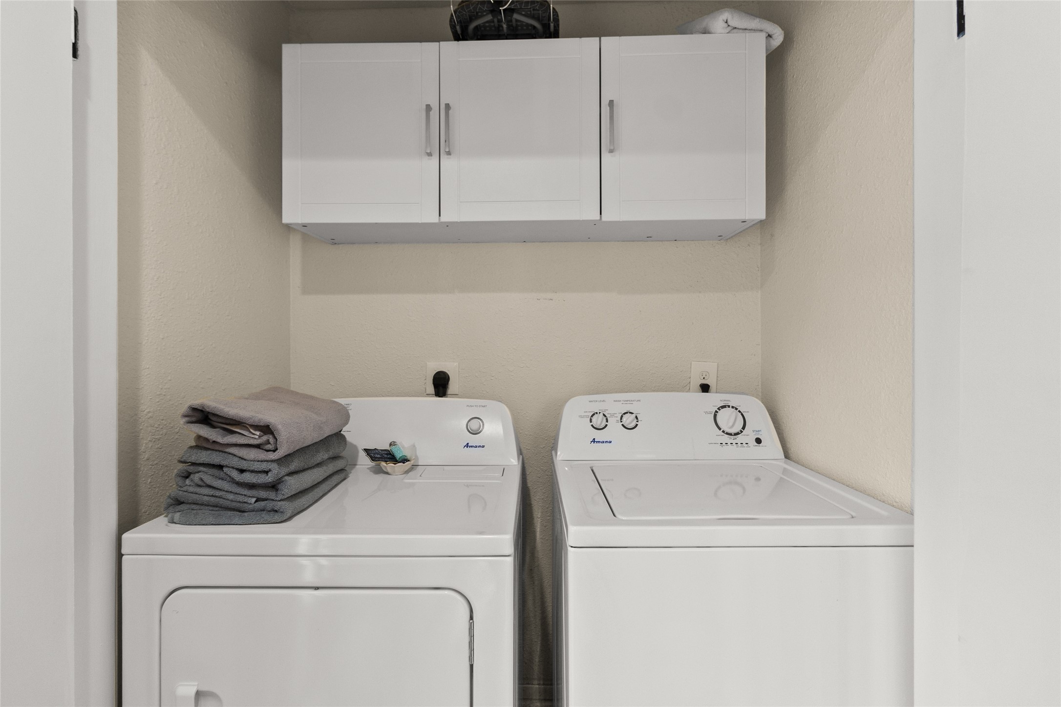 180 Jordan Road Point Blank, TX 77364 - Photo 12 of 38 a utility room with dryer and washer