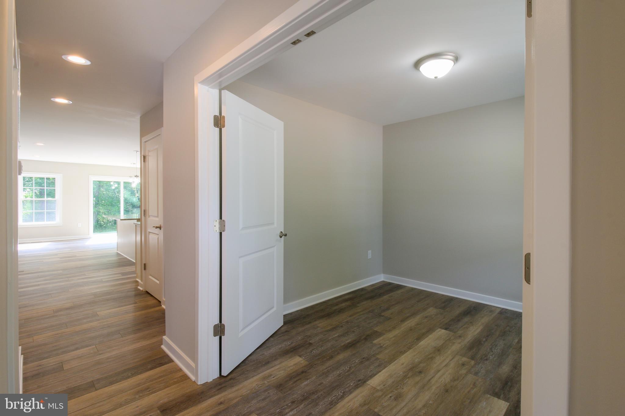 2319 A Mountain View Road Stafford, VA 22556 - Photo 11 of 47 Main level Office