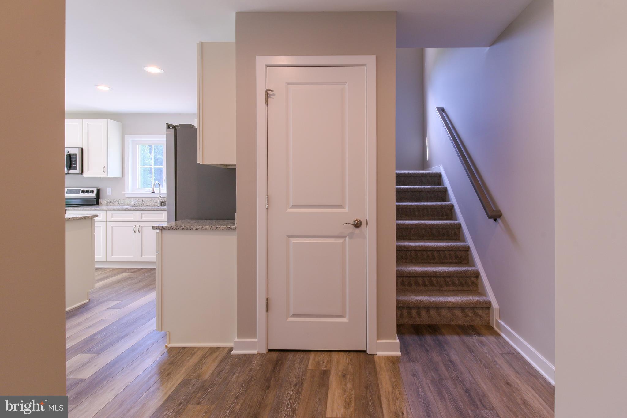 2319 A Mountain View Road Stafford, VA 22556 - Photo 26 of 47 Stairway/storage