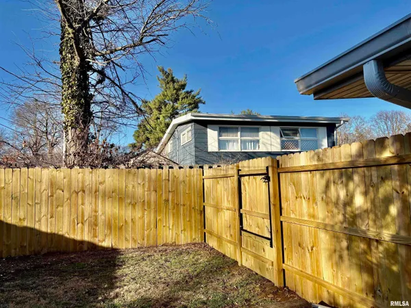 $209,900 | 3 Newland Lane, Jacksonville, IL 62650