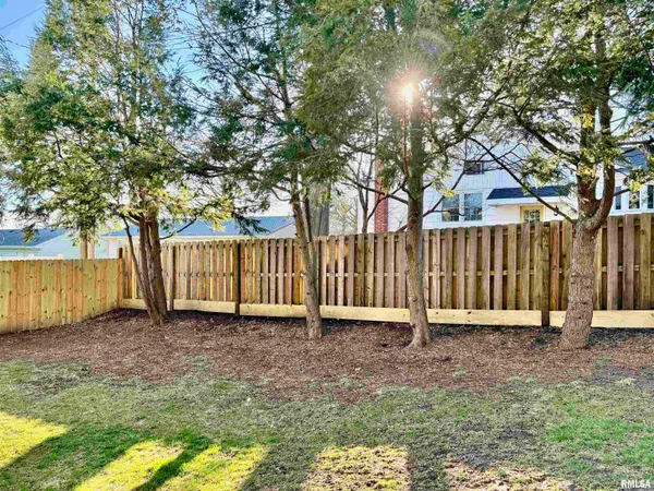 $209,900 | 3 Newland Lane, Jacksonville, IL 62650