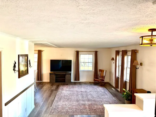 $209,900 | 3 Newland Lane, Jacksonville, IL 62650