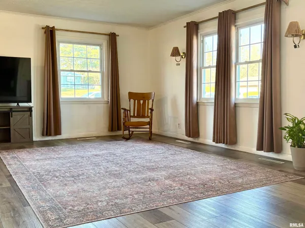 $209,900 | 3 Newland Lane, Jacksonville, IL 62650