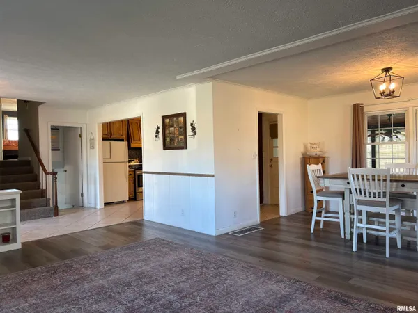 $209,900 | 3 Newland Lane, Jacksonville, IL 62650